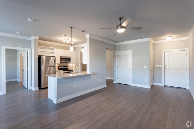 1BR, 1BA + Den - A2 - Vale Overland Park