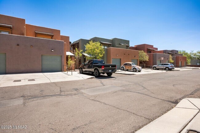 3121 N Olsen Ave
