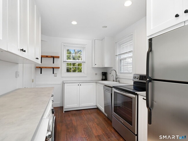 Photo - 212 New Canaan Ave