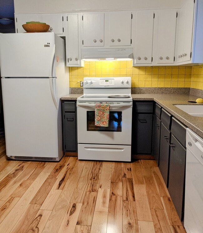 Photo - 505 S Hauser Ave
