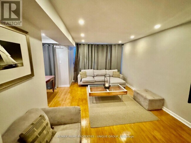 Photo - 282 Roywood Dr