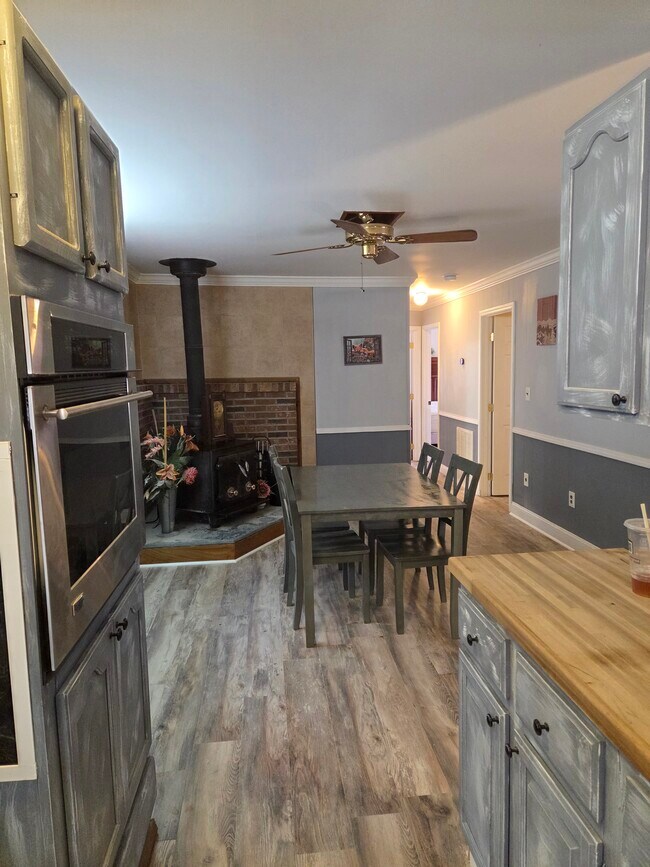 Photo - 1748 Paulas Huskey Cir