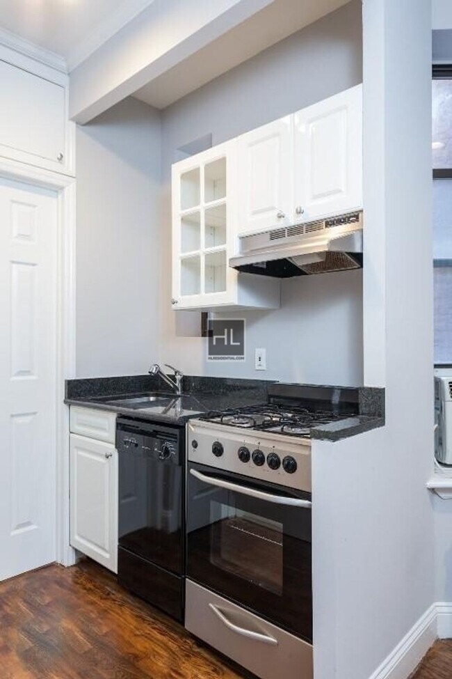 Photo - MOTT ST. Unit 9