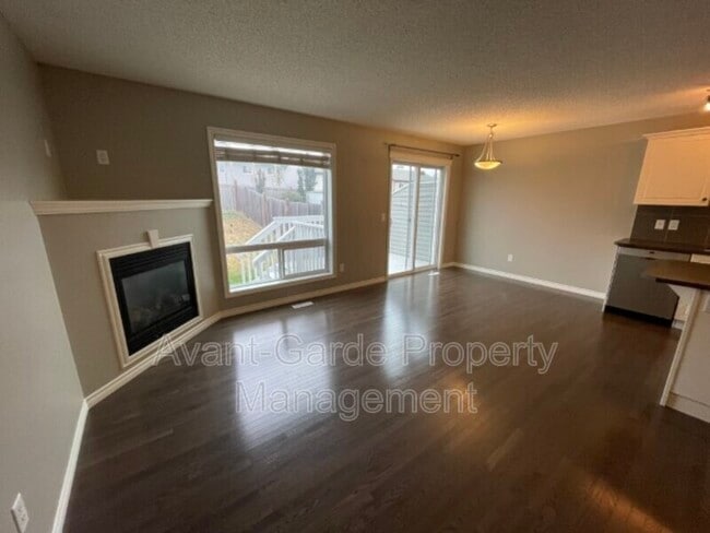 Photo - 21314-21346 46 Ave NW