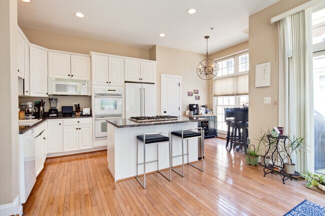 Photo - 1627 Seneca Ave