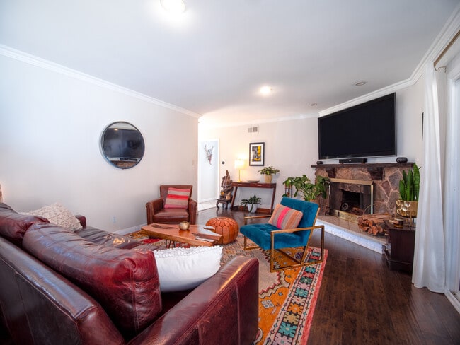 Photo - 14935 Lull St