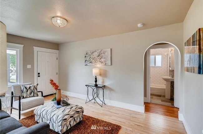 Photo - 2121 S L St