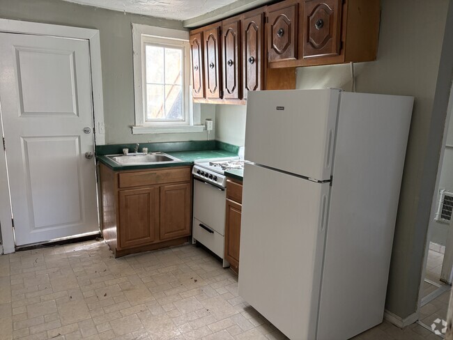 Building Photo - 1305 W Baltimore St Unit #2 Rental