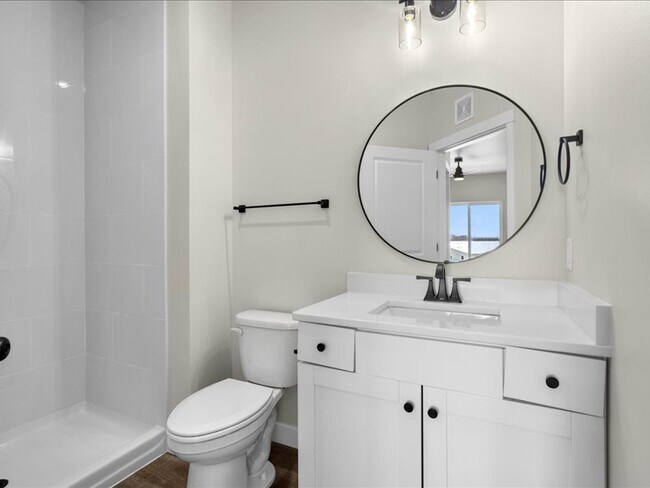 Photo - 8 Jaro Wy Unit 202