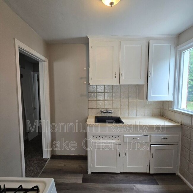 Photo - 18715 Roscommon St