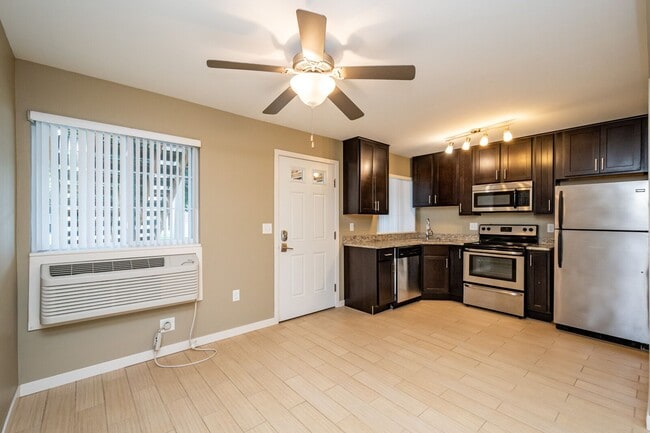 Photo - 201 6th St Unit 10