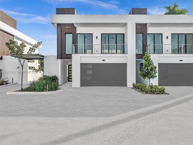 Photo - 4640 SW 32nd Ave
