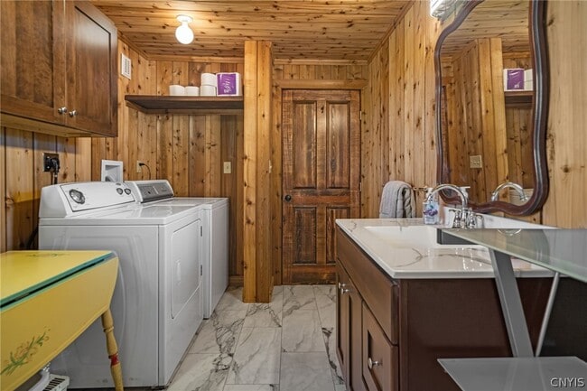 Photo - 1818 Benson Rd