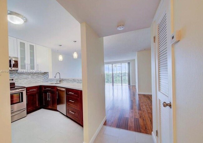 Photo - 1780 NE 191st St Unit 705-2