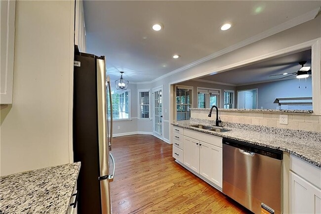 2427 Brookvine Ln