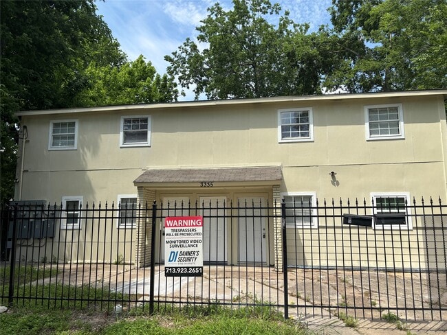 3335 Tuam St Unidad 4
