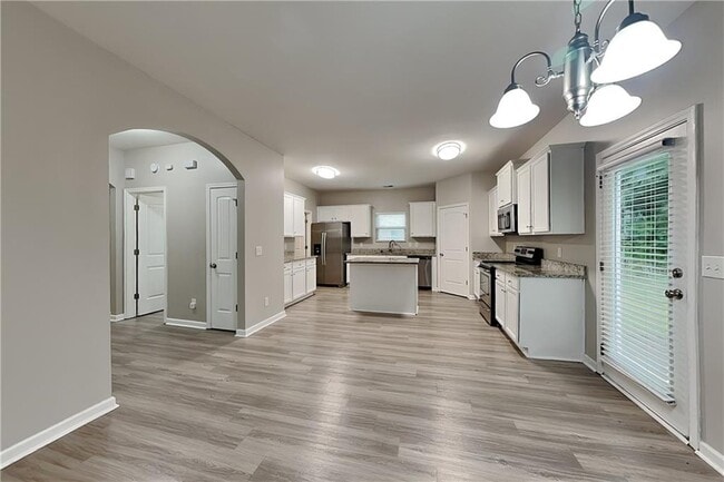 Photo - 119 Spring Forrest Ln