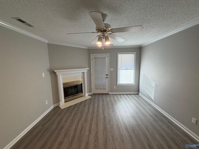 Photo - 2405 Halifax Pl SW