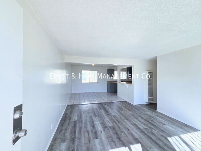 Photo - 1330 Walnut Ave Unit 04