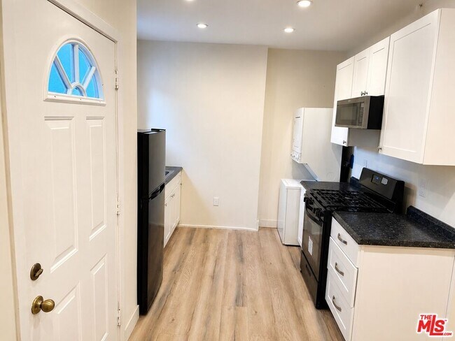 Photo - 19052 1/2 Friar St
