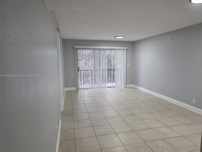 Photo - 7910 N Colony Cir Unidad 208
