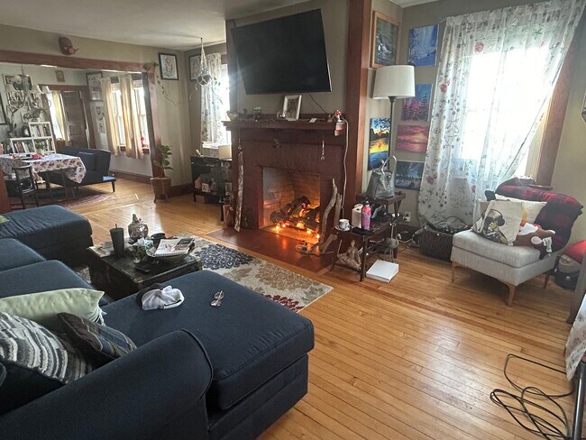 Photo - 133 Brook St