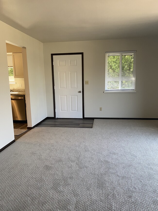Photo - 2027 Dixie Dr