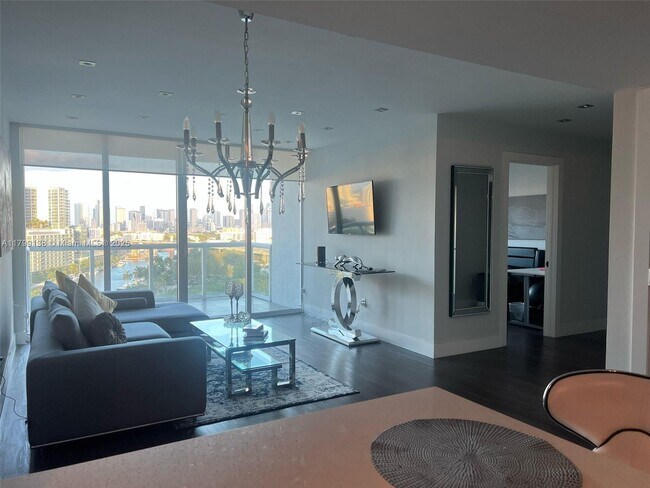 Photo - 1861 NW S River Dr Unidad 1809 Rental
