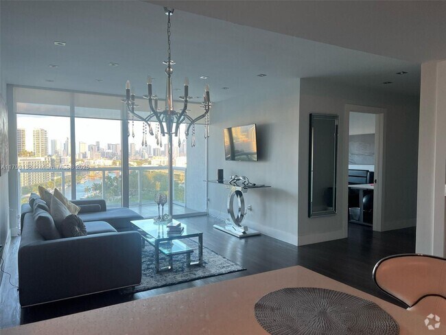 Building Photo - 1861 NW S River Dr Unit 1809 Rental
