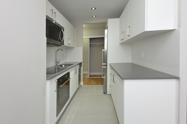 Photo - 1420 Kingston Rd