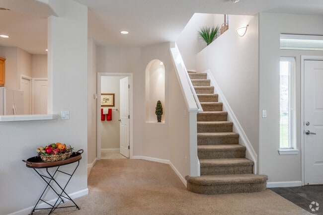 3BR, 2.5BA - 1,327 SF