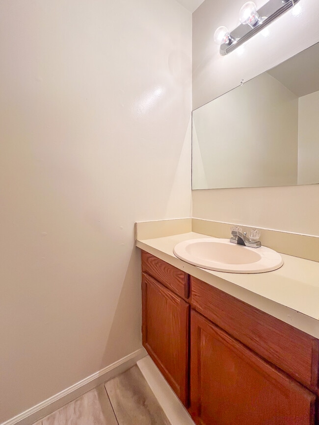 Photo - 32 Fox Hill Dr