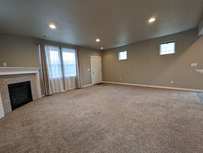 Photo - Gorgeous 3-Bedroom, 2.5-Bath Home on Corner Lot In Eugene!