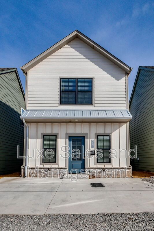 Photo - 604 W 2nd St