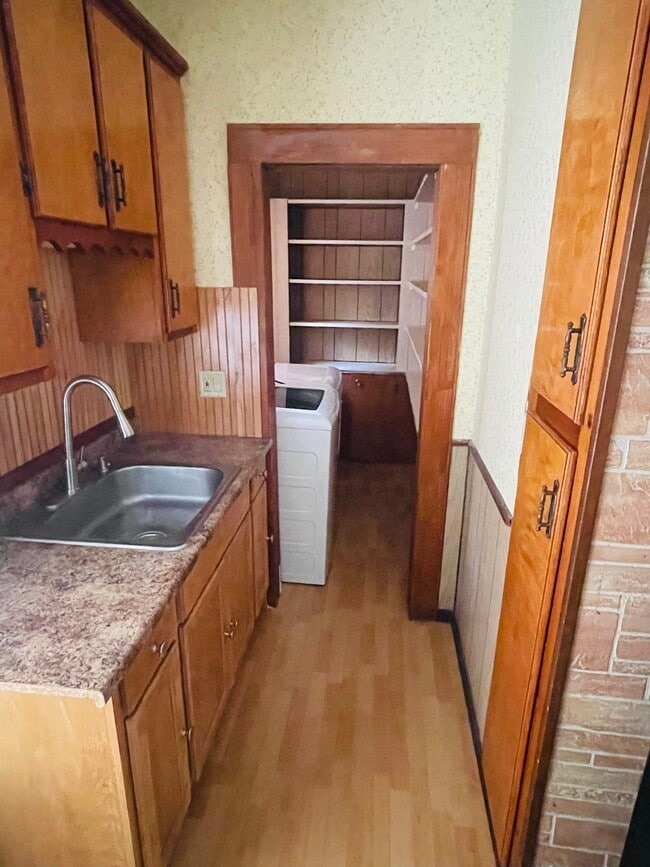 50 Linden St Unit 1