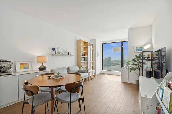 Building Photo - 99 Hudson St Unit 3712