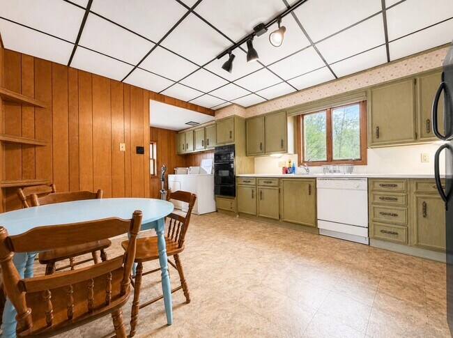16 Highland Ave Unit 2