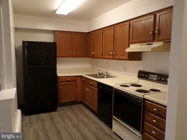 Photo - 312 Walnut Ct Way