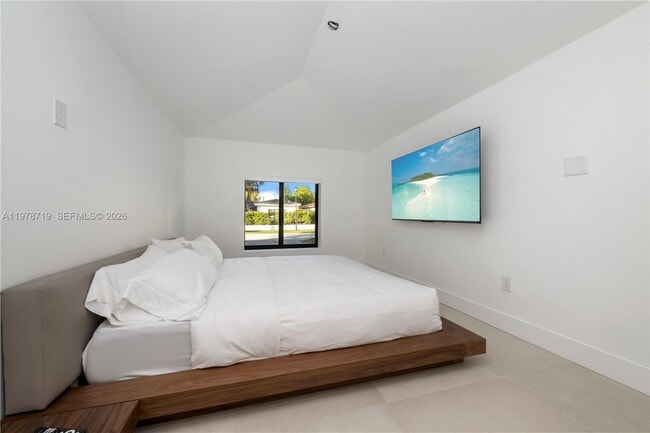 Photo - 900 W 47th Ct