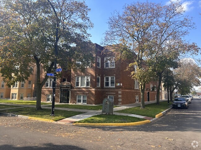 Building Photo - 2100 S 51st Ave Rental