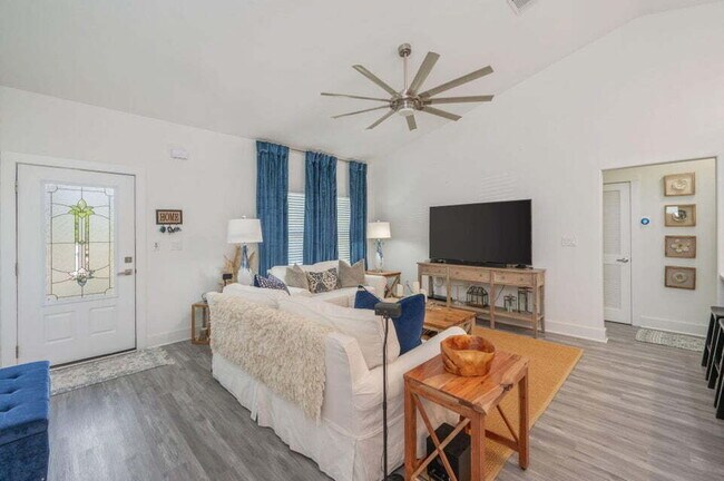 RENTAL 3/2 split floor plan move in ready!