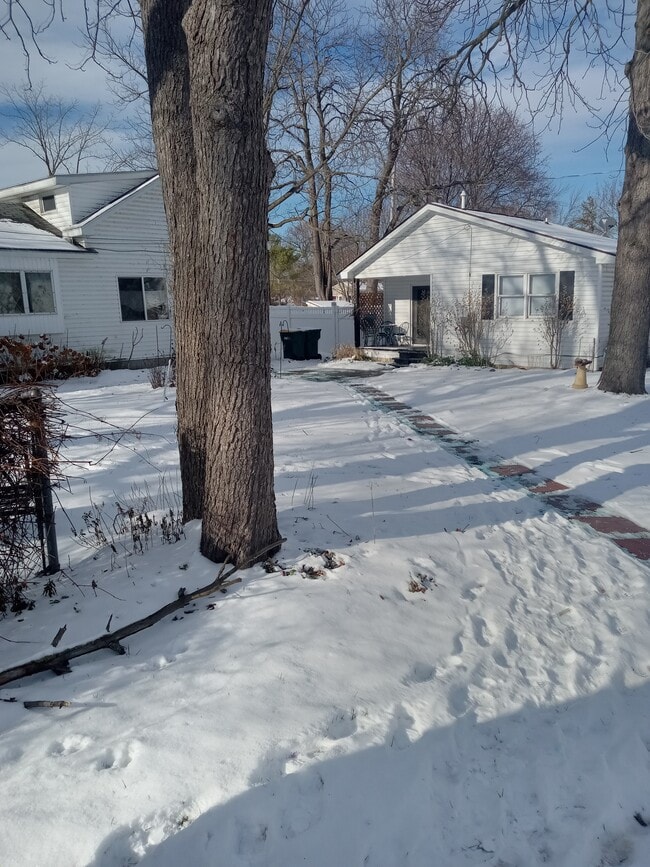 Photo - 3650 Lakeview Ave