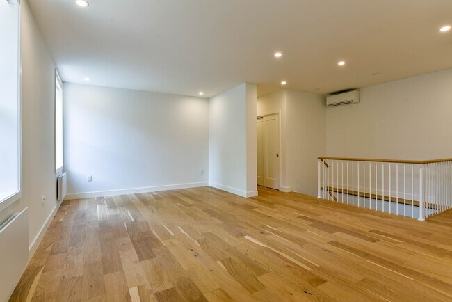 Photo - 590 Av. Outremont Unit 101