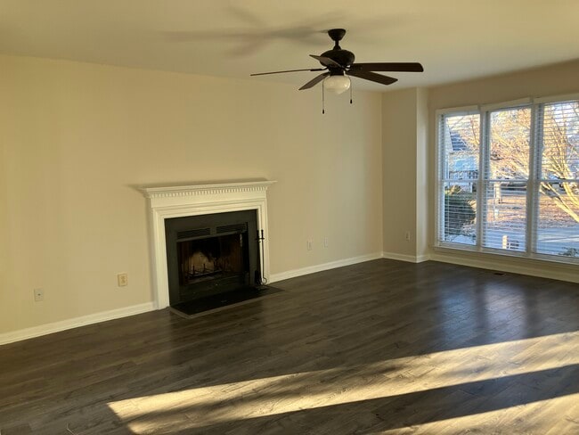 Photo - 3008 Isabella Dr