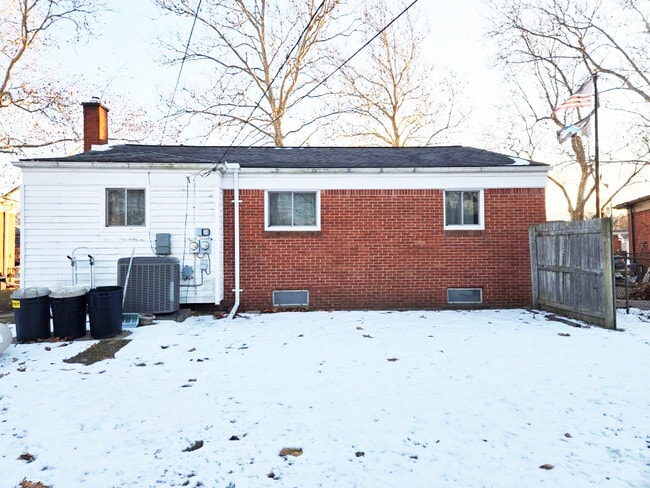 Photo - 28606 Denise St