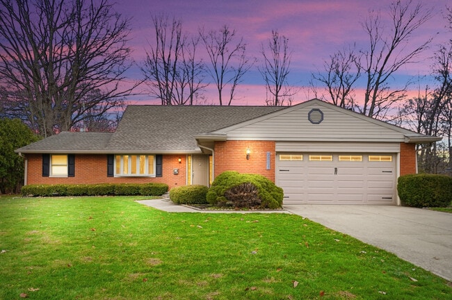 Building Photo - 2481 E Rahn Rd