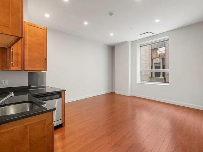 Photo - 1 Charles St S Unit 212