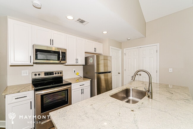 Photo - 240 Willowridge Ln