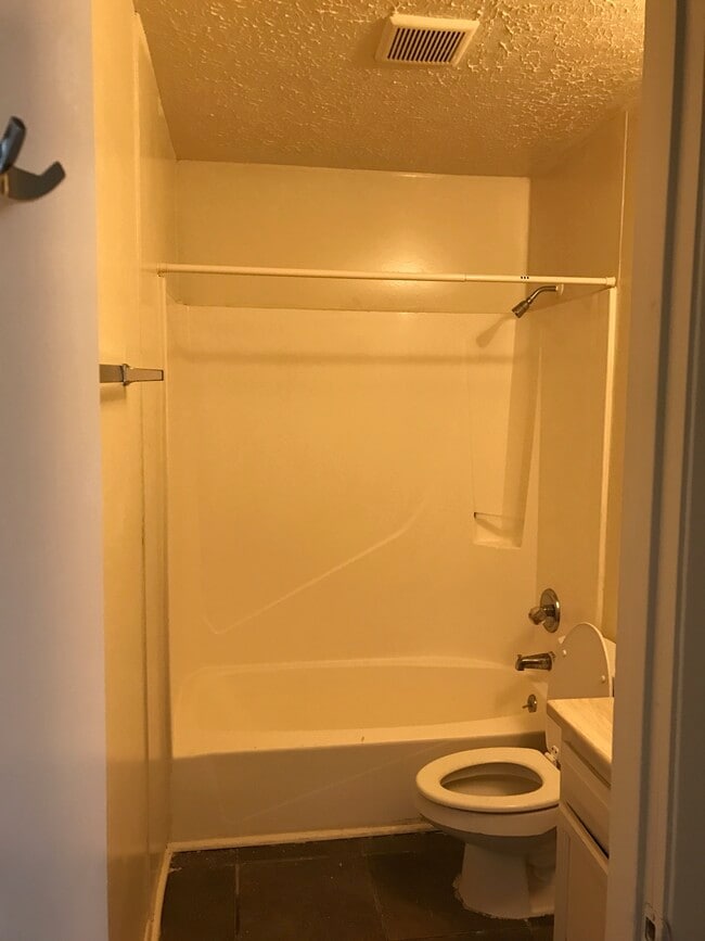Photo - 524 Elm Avenue Unit Apt C
