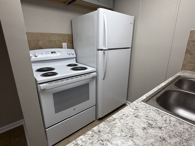 Photo - 4908 Charwood Trail NW